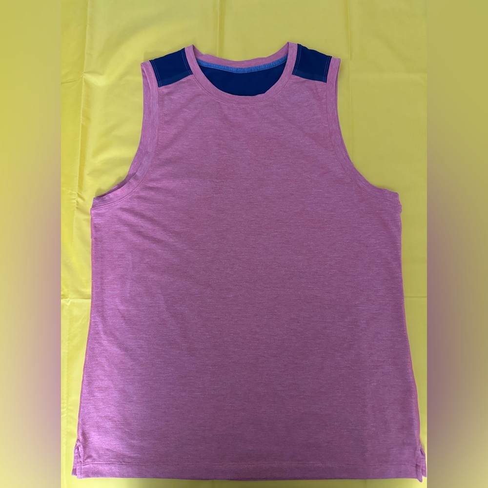 Lululemon light orange sleeveless tank top (L) Excellent pre-owned condition.
